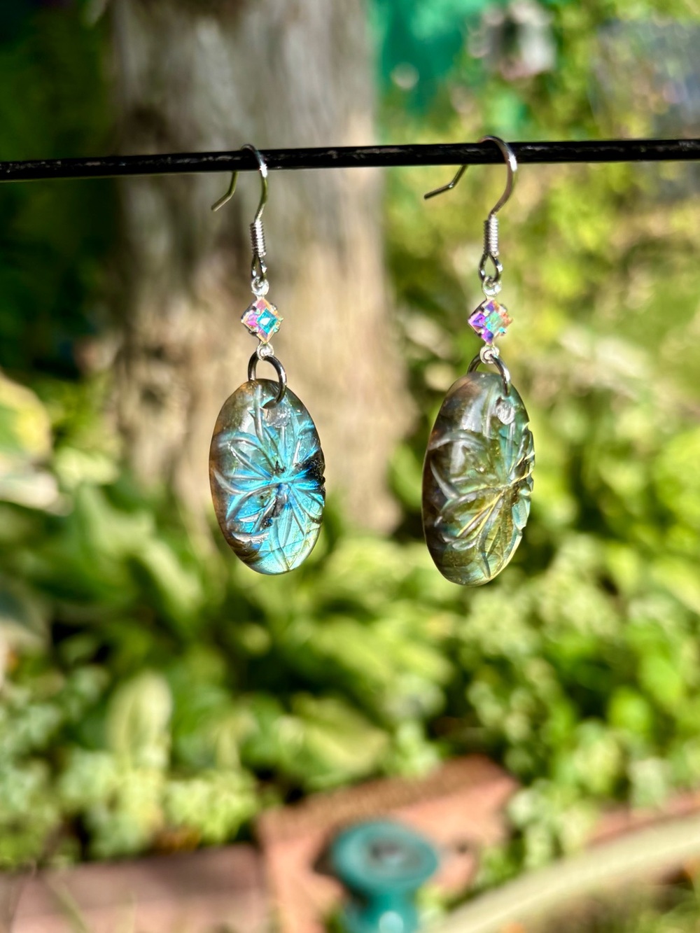 Carved labradorite earrings. - Picture 8 of 11